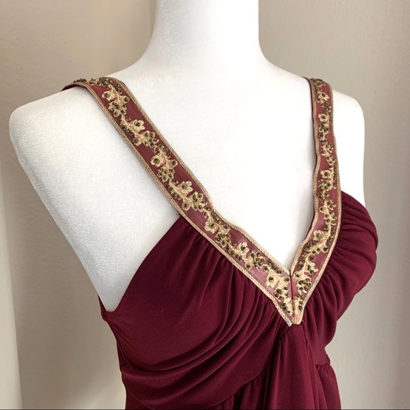 Volume Maroon Bead Detail V Neck Top - Picture 7 of 13